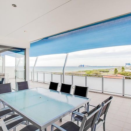 Spinnakers By Rockingham Apartments Екстер'єр фото