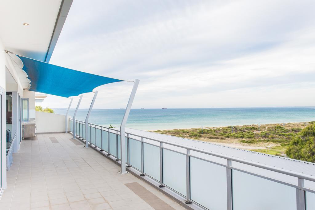 Spinnakers By Rockingham Apartments Екстер'єр фото