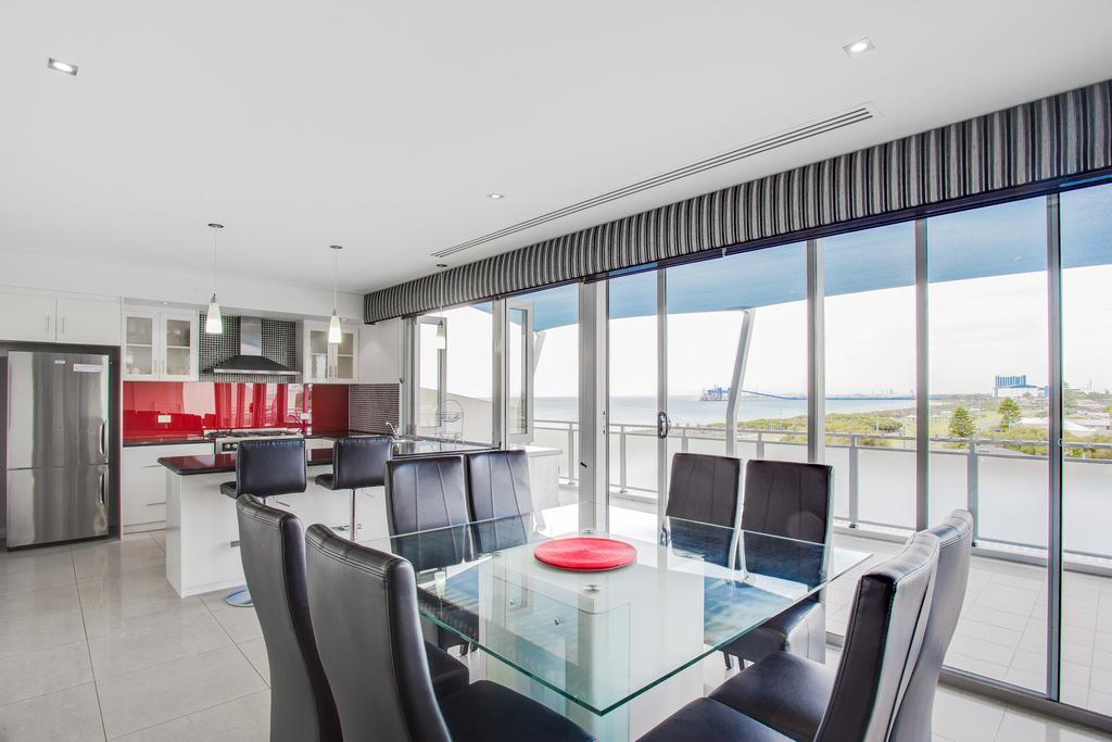 Spinnakers By Rockingham Apartments Екстер'єр фото