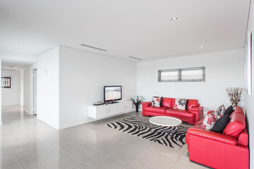 Spinnakers By Rockingham Apartments Екстер'єр фото