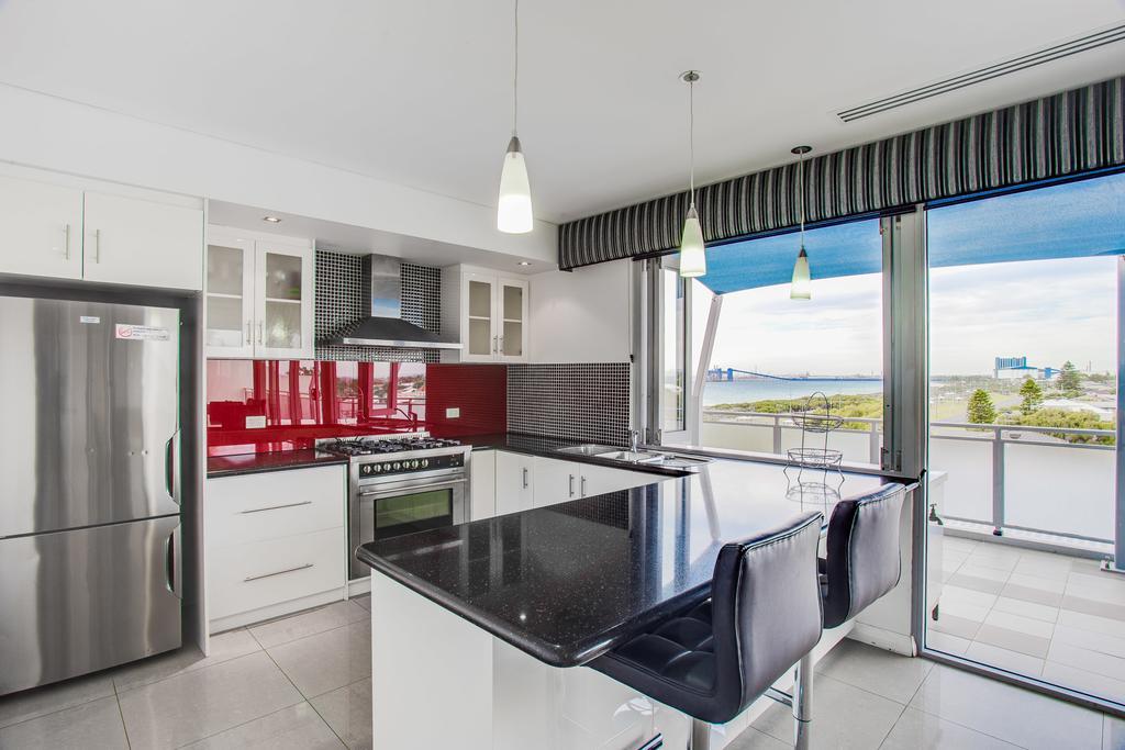 Spinnakers By Rockingham Apartments Екстер'єр фото