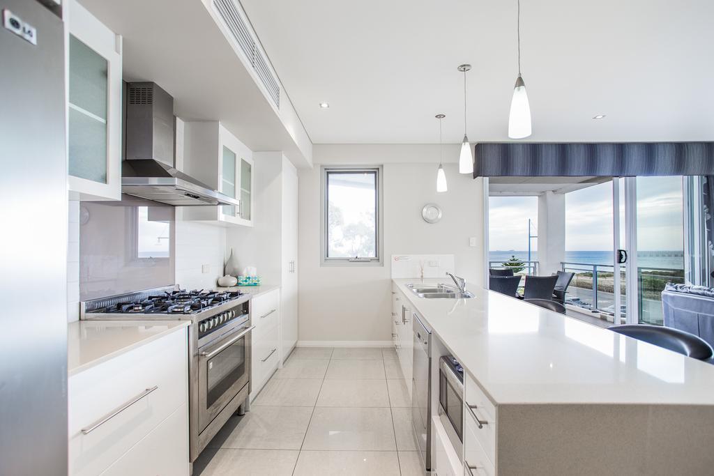 Spinnakers By Rockingham Apartments Екстер'єр фото
