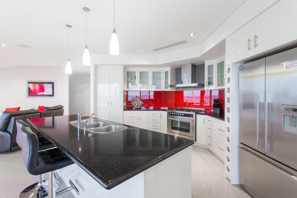 Spinnakers By Rockingham Apartments Екстер'єр фото